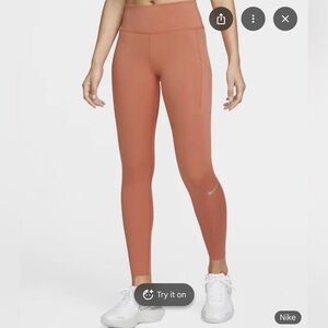 Nike Dri-FIT women’s epic lux tight fit running Leggings size large NWT